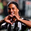 Ronaldinho imzayı attı