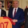 Galatasaray'dan Mevlüt Uysal'a ziyaret Galatasaray'dan Mevlüt Uysal'a ziyaret