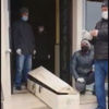Koronavirüsten öldüğü öne sürülen kişinin cenazesini taşıma tartışması Koronavirüsten öldüğü öne sürülen kişinin cenazesini taşıma tartışması