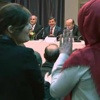 Başbakan Davutoğlu'ndan işitme engelli genç kıza destek sözü