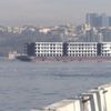 İstanbul Boğazı'ndan apartman geçti! İstanbul Boğazı'ndan apartman geçti!