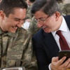 Davutoğlu, askerlerin ailesiyle telefonda konuştu