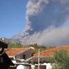 Etna Yanardağı lav püskürtmeye başladı, havaalanı kapatıldı