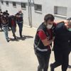 Polis, liderinin öğretmen olduğu silah kaçakçılığı çetesini çökertti Polis, liderinin öğretmen olduğu silah kaçakçılığı çetesini çökertti