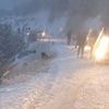 Kar yağışı etkisini iyice arttırdı! Sürücüler yolda kaldı
