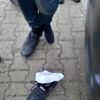 Narkotik köpeği tepki verdi, uyuşturucu madde ayakkabısından ... Narkotik köpeği tepki verdi, uyuşturucu madde ayakkabısından ...