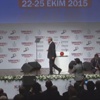 Cumhurbaşkanı Erdoğan'dan plaket törenine 'telefon' arası Cumhurbaşkanı Erdoğan'dan plaket törenine 'telefon' arası