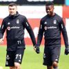 Kavga iddialarına Beşiktaş'tan fotoğraflı yanıt Kavga iddialarına Beşiktaş'tan fotoğraflı yanıt