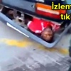 Arabanın tamponundan insan çıktı Arabanın tamponundan insan çıktı