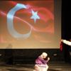 Engelli öğrencilerin gösterileri ayakta alkışlandı