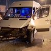Edirne'de kaçakları taşıyan minibüs direğe çarptı