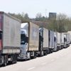 Kapıkule'de 14 kilometrelik tır kuyruğu
