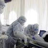 Koronavirüs: Afrika'da vaka sayısı 1 milyonu geçti, vakaların çoğu tek ülkede Koronavirüs: Afrika'da vaka sayısı 1 milyonu geçti, vakaların çoğu tek ülkede