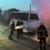 Hurda midibüs alev alev yandı Hurda midibüs alev alev yandı