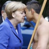 Merkel'den Hongi selamı