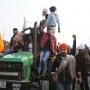 Hindistan'da çiftçiler Yeni Delhi'deki büyük bir otoyolu trafiğe kapatmayı planlıyor Hindistan'da çiftçiler Yeni Delhi'deki büyük bir otoyolu trafiğe kapatmayı planlıyor