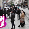Kısıtlamada Taksim Meydanı ve İstiklal Caddesi'nde turist yoğunluğu Kısıtlamada Taksim Meydanı ve İstiklal Caddesi'nde turist yoğunluğu