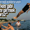 Denize girmeleri engellenen Suriyeliler tepki gösterdi Denize girmeleri engellenen Suriyeliler tepki gösterdi