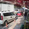 Kamyonet sürücüsü direksiyon başında kalp krizi geçirdi, ışıklarda bekleyen 3 aracı ezdi