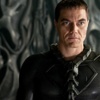 Michael Shannon'un Batman v. Superman'de yüzgeçleri mi var? Michael Shannon'un Batman v. Superman'de yüzgeçleri mi var?