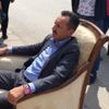 Bir partili CHP Genel Merkezi önünde oturma eylemine başladı
