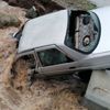 Sele kapılan araçlar kullanılamaz hale geldi Sele kapılan araçlar kullanılamaz hale geldi