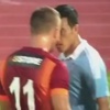 Podolski'ye yumruk salladı, hakeme vurdu!