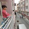 Çocuklar camdan cama isim-şehir oynadı Çocuklar camdan cama isim-şehir oynadı