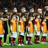 Galatasaray - Çaykur Rizespor maçında oyuncular sahaya maskeyle çıktı