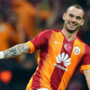 Sneijder'den inşaat işçisine jest Sneijder'den inşaat işçisine jest