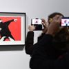 EUIPO karar verdi: Banksy’nin ‘çiçek buketi fırlatan eylemcisini’ İngiltere'deki şirket kullanacak EUIPO karar verdi: Banksy’nin ‘çiçek buketi fırlatan eylemcisini’ İngiltere'deki şirket kullanacak