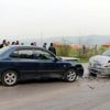 Otomobiller kafa kafaya çarpıştı: 3 yaralı Otomobiller kafa kafaya çarpıştı: 3 yaralı