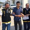 Babasından boşanan annesini tabancayla yaraladı Babasından boşanan annesini tabancayla yaraladı