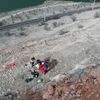 ﻿Malatya'da kayalıklardan düşen genç yaralandı
