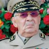 Cezayir ordusu krizden çıkış için seçime işaret etti Cezayir ordusu krizden çıkış için seçime işaret etti