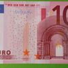 Servet değerinde! Para üstü olarak aldığı 10 Euro'yu 5 yıldır sandıkta saklıyor!