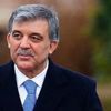 Abdullah Gül bıyığını kesti, gölgesi kaldı Abdullah Gül bıyığını kesti, gölgesi kaldı