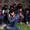 Siirt'te 22 düzensiz göçmen yakalandı Siirt'te 22 düzensiz göçmen yakalandı