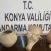 Jandarma ikna etti, 2 bin yıllık tarihi eserleri verdi Jandarma ikna etti, 2 bin yıllık tarihi eserleri verdi