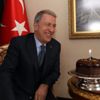 Bakan Akar’a sürpriz doğum günü kutlaması Bakan Akar’a sürpriz doğum günü kutlaması
