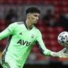 Altay Bayındır ağrılarla tamamladı Altay Bayındır ağrılarla tamamladı