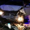 Bursa da otomobilin tıra çarptığı kazada 2 kişi yaralandı Bursa da otomobilin tıra çarptığı kazada 2 kişi yaralandı