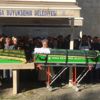 İmam, oğlunun ve torununun cenaze namazını kıldırırken göz yaşlarına hakim olamadı