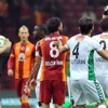 Galatasaray maçında ilginç olay! Kırmızıyı geri aldı Galatasaray maçında ilginç olay! Kırmızıyı geri aldı