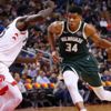 Bucks, Raptors deplasmanında galip Bucks, Raptors deplasmanında galip