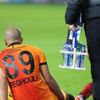 Galatasaray'da sakatlığı atlatan Sofiane Feghouli antrenmanın tamamında takımla birlikte çalışmalara katıldı Galatasaray'da sakatlığı atlatan Sofiane Feghouli antrenmanın tamamında takımla birlikte çalışmalara katıldı