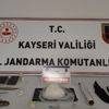 Jandarmadan uyuşturucu tacirlerine gözaltı