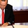 Cumhurbaşkanı Erdoğan'dan 30 kanuna onay Cumhurbaşkanı Erdoğan'dan 30 kanuna onay