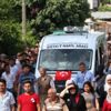 Diyarbakır şehidini binler uğurladı Diyarbakır şehidini binler uğurladı