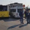 Öğrencileri etkinliğe götüren otobüs kaza yaptı Öğrencileri etkinliğe götüren otobüs kaza yaptı